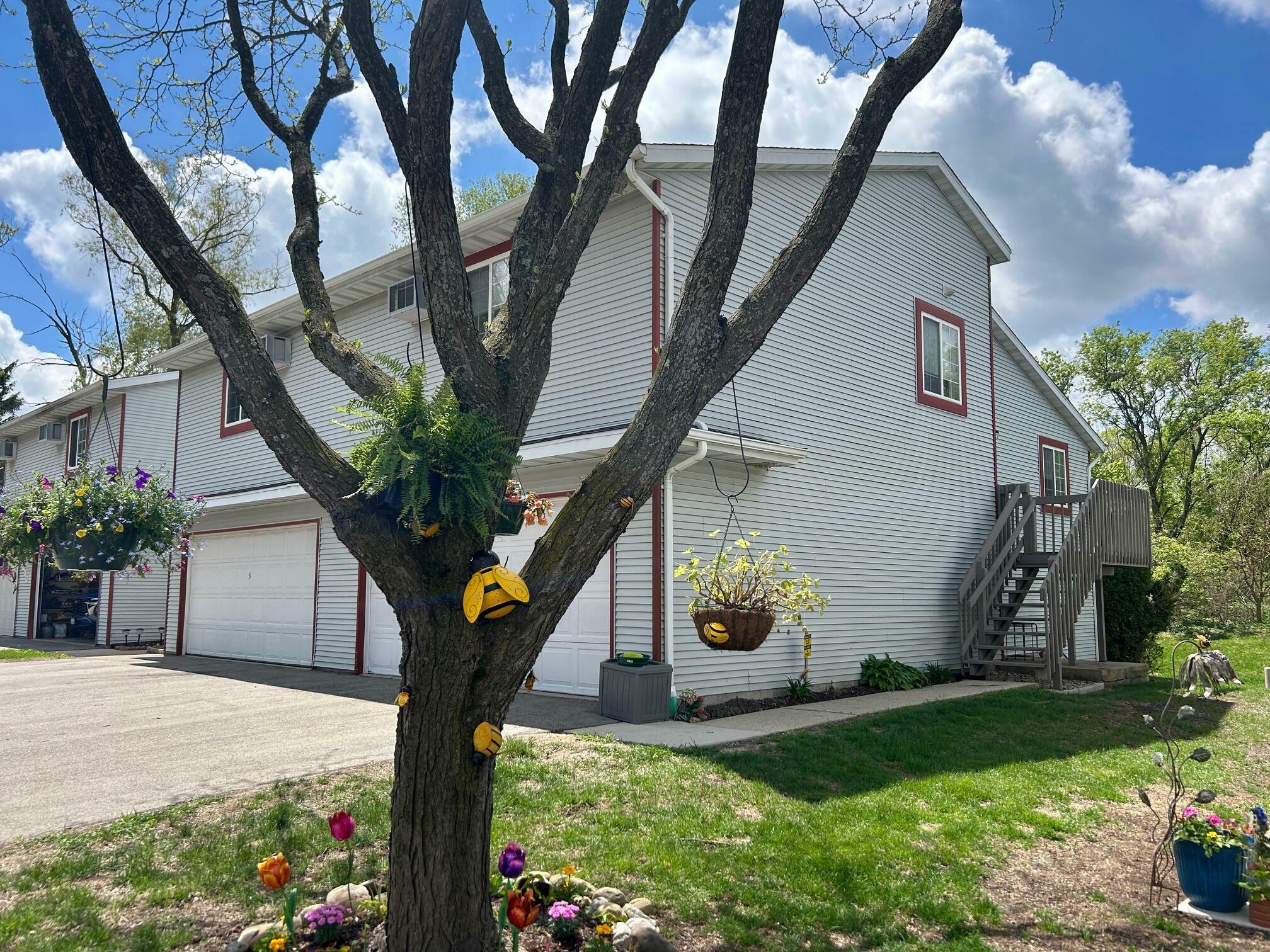 Property Photo: 549 Slinger Rd K-4 WI 53086