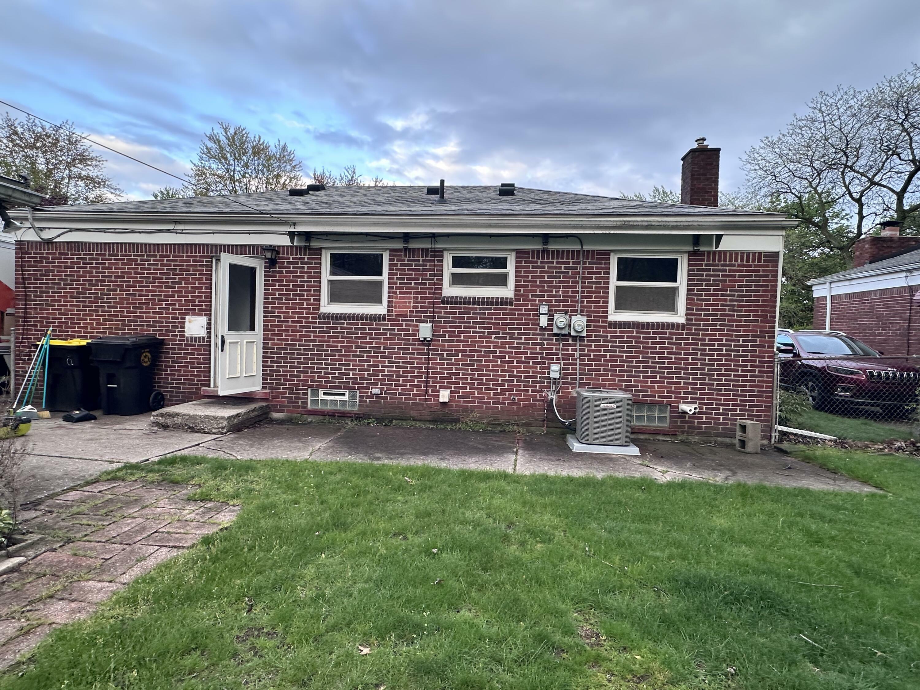 Property Photo: 2584 Longmeadow Drive MI 48183