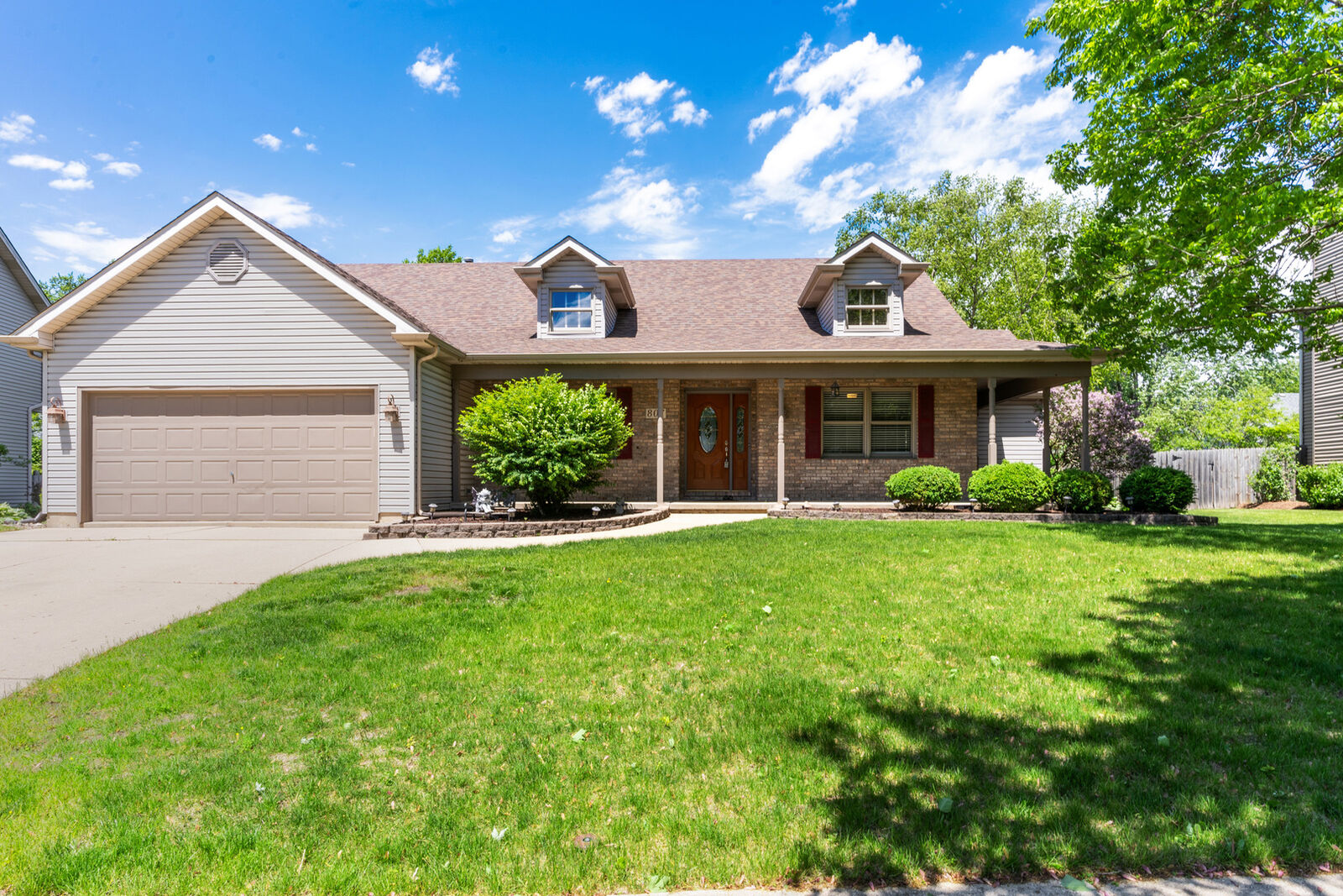 Property Photo: 807 Meadow Lane IL 60542