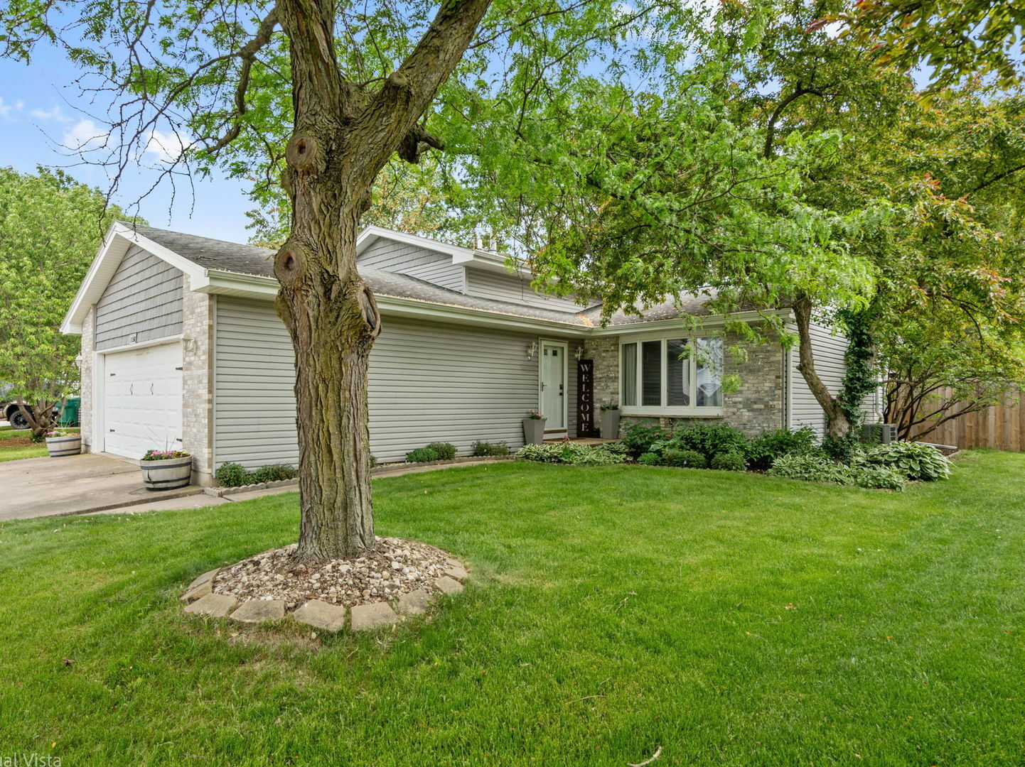 Property Photo:  1150 Jerald Drive  IL 60431 