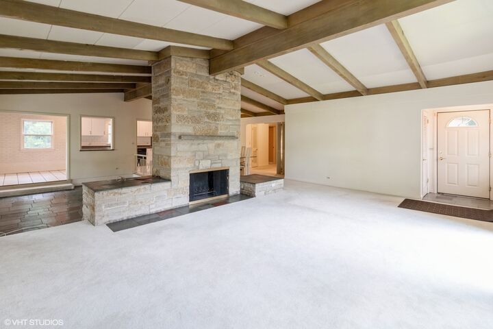 Property Photo: 328 Walnut Lane IL 60523