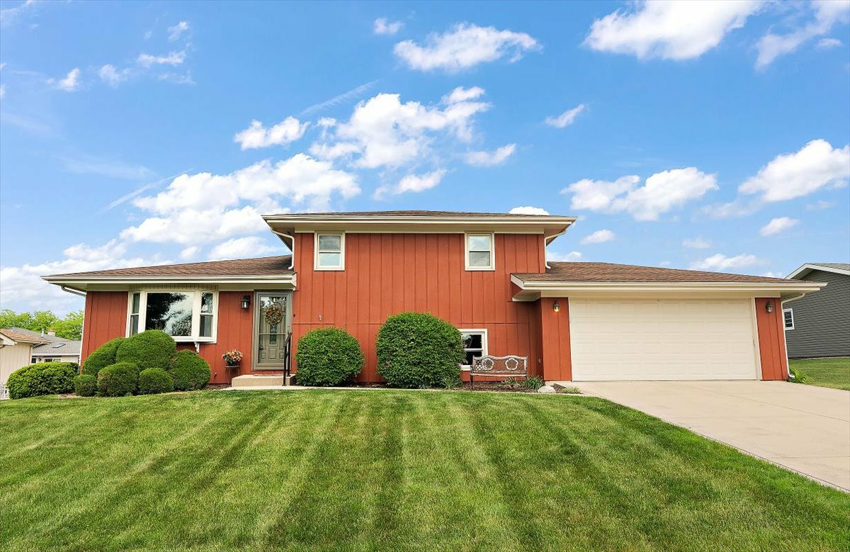 Property Photo: 518 Rodney Street IL 60441