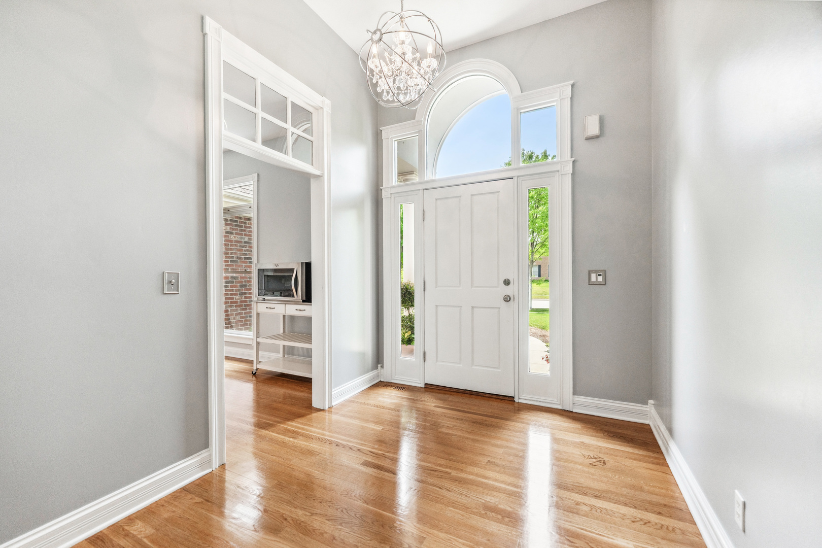 Property Photo: 3302 Greenwood Lane IL 60175