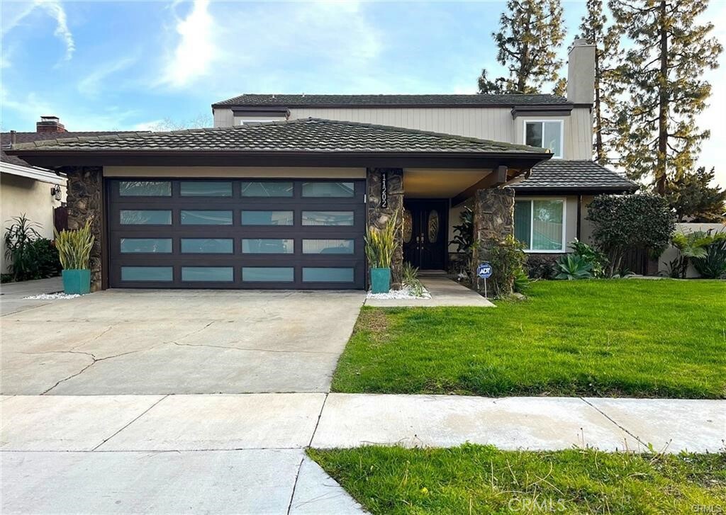 Property Photo: 11202 Candor Street CA 90703
