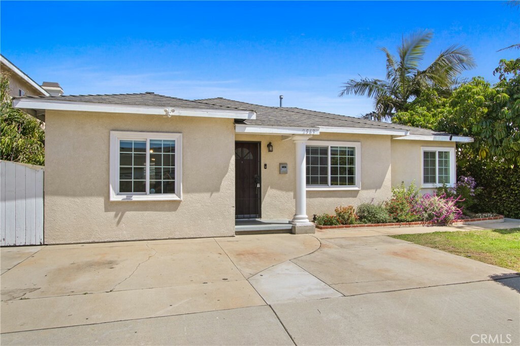 Property Photo: 2563 W Carson Street CA 90503