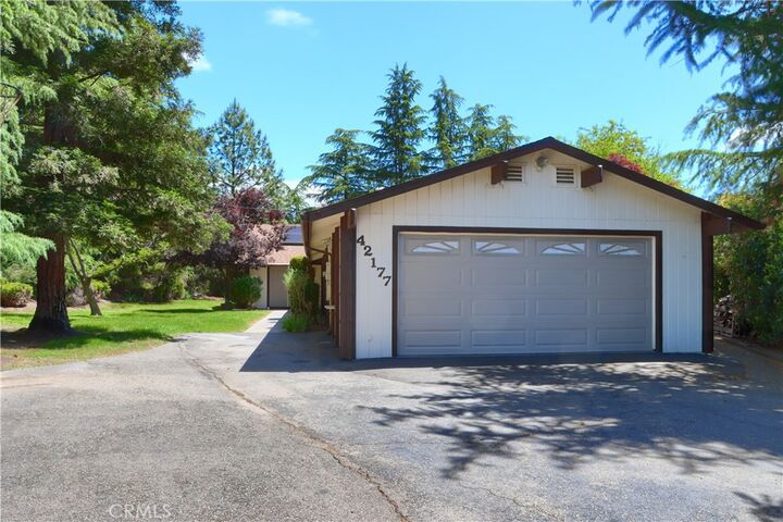 Property Photo: 42177 Lone Olive Lane CA 93601