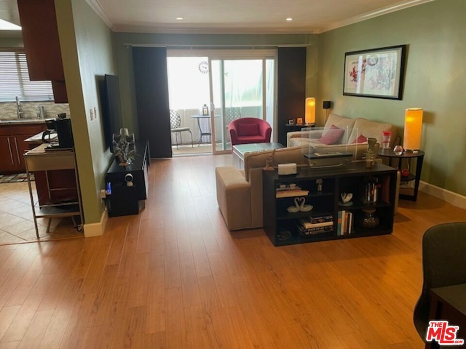 Property Photo: 1734 N Fuller Avenue 306 CA 90046