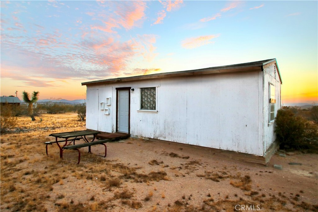 Property Photo: 177 Cherokee Trail CA 92284