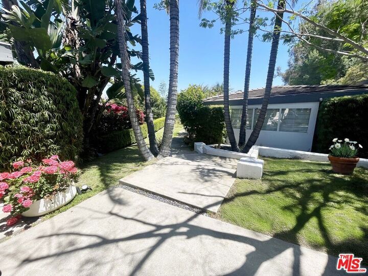 1000 Stradella Road  Los Angeles CA 90077 photo