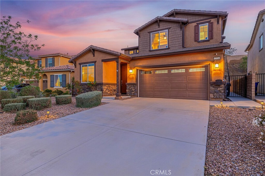 Property Photo: 2534 Mapleleaf Terrace CA 93551