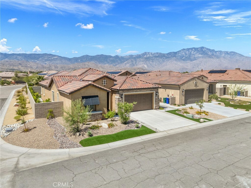 Property Photo:  27 Medoc  CA 92270 