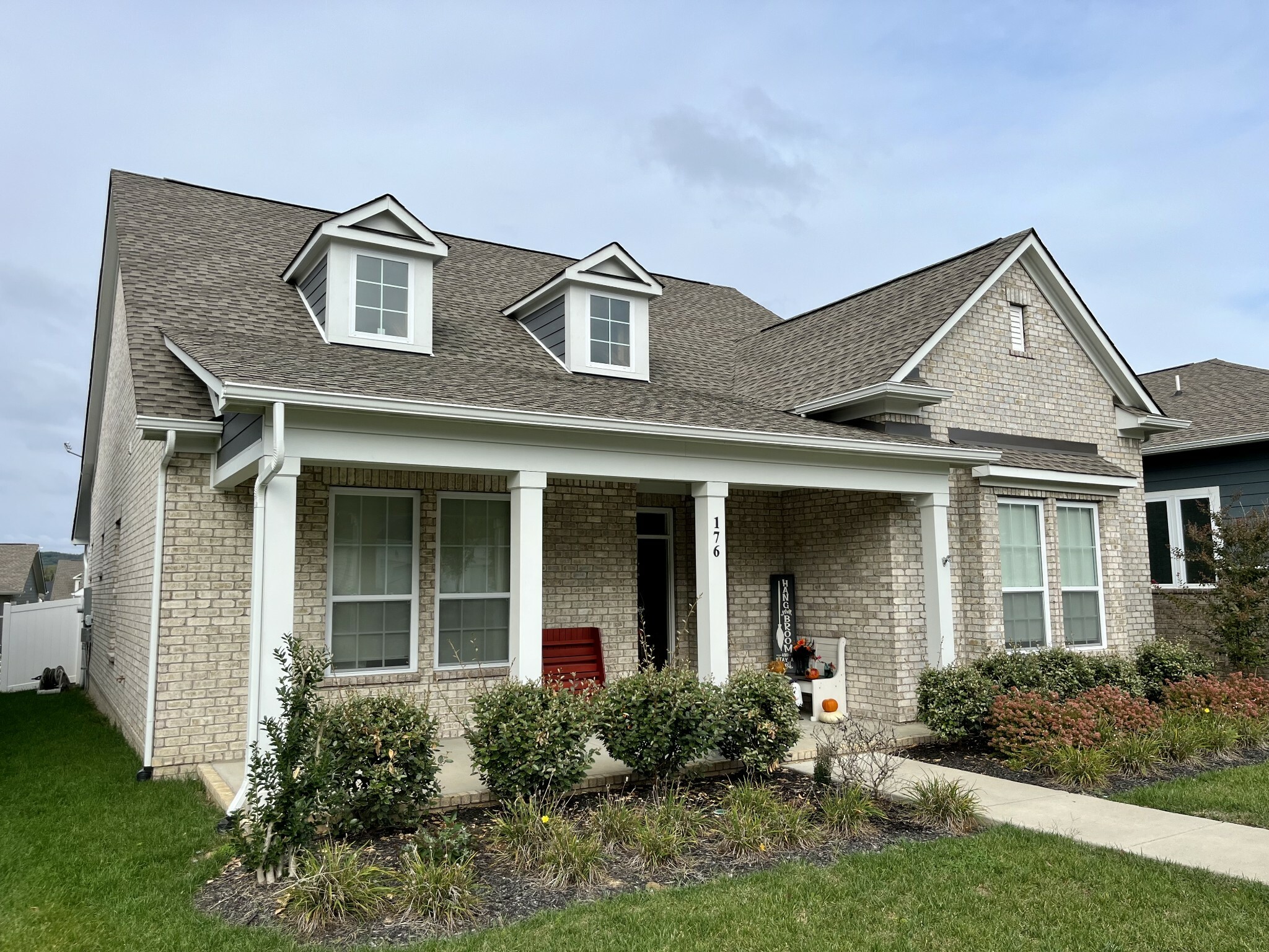 Property Photo:  176 Ashington Cir  TN 37075 