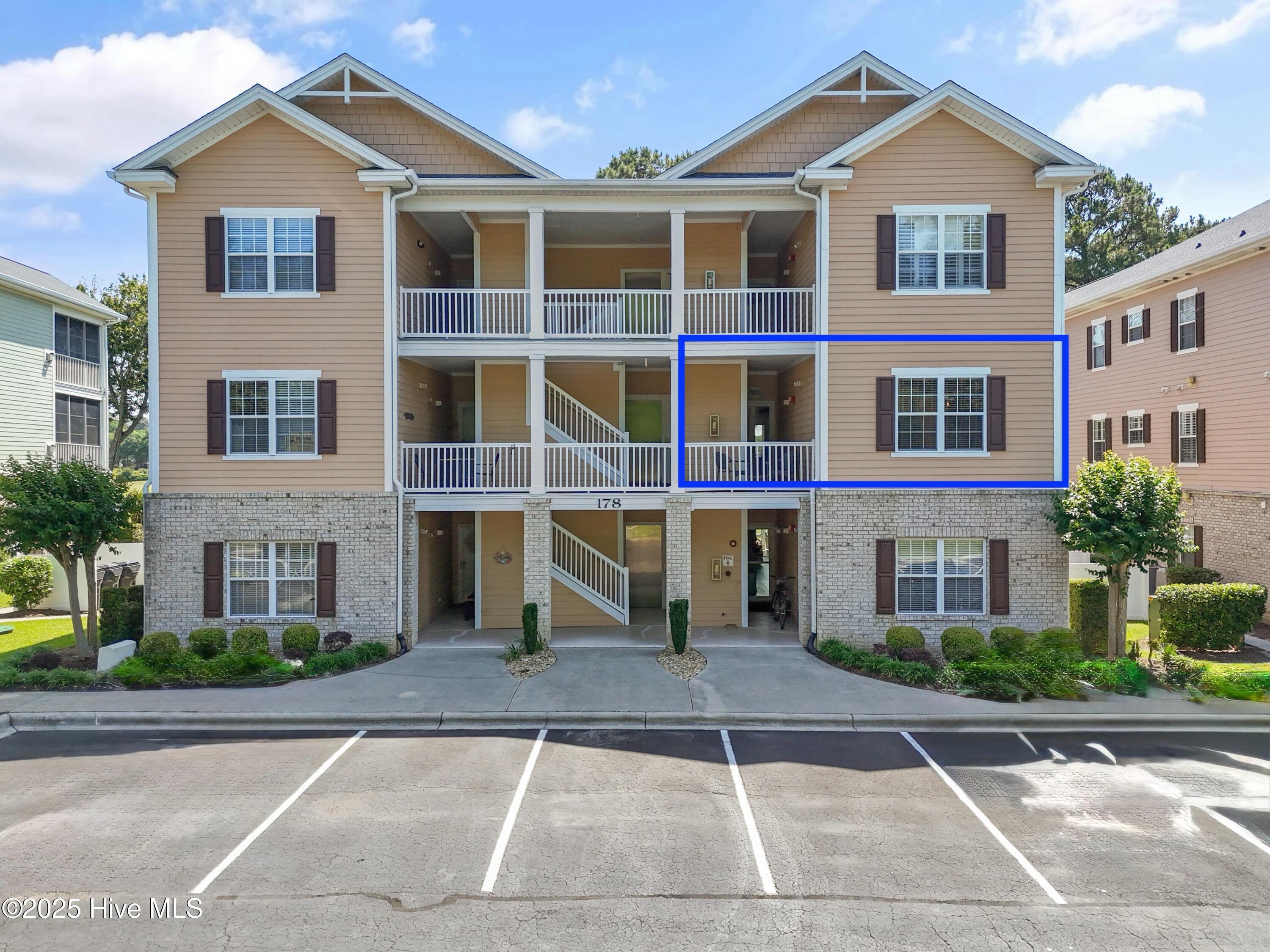 Property Photo: 178 Clubhouse Road Apt 4 NC 28468