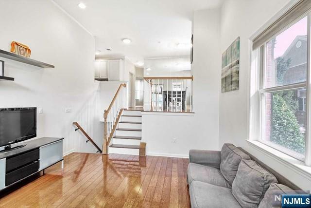 Property Photo:  403 Kingston Court  NJ 07093 