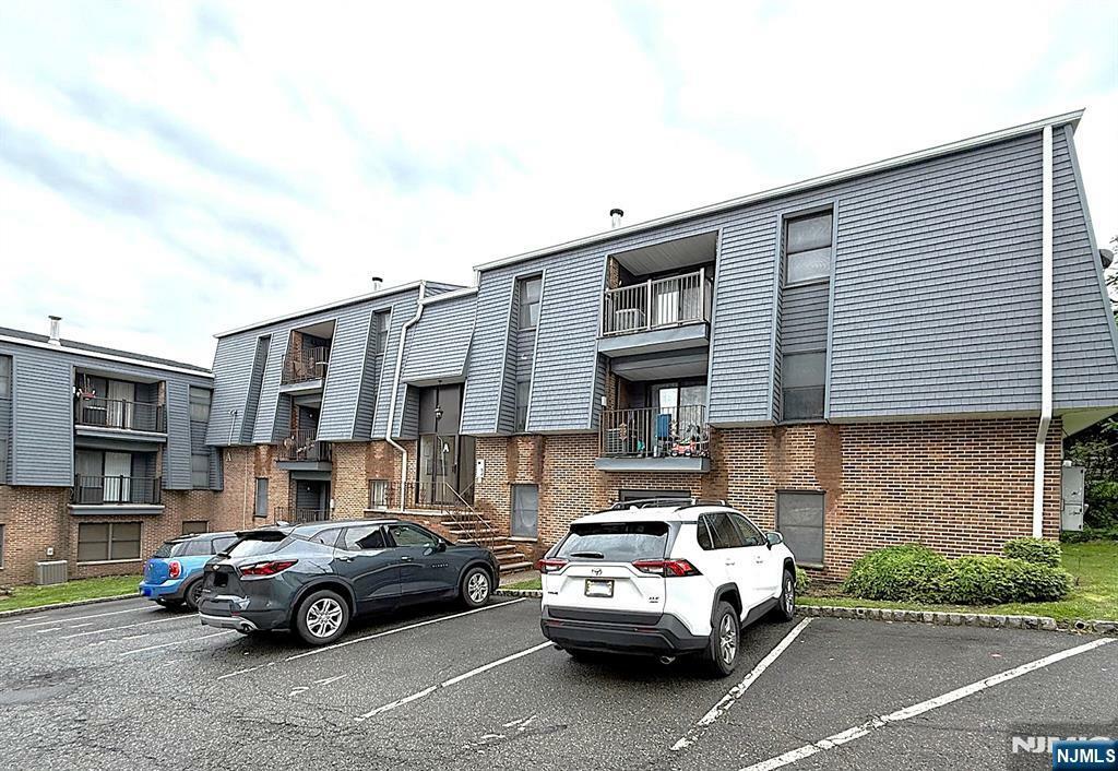 Property Photo:  700 Schuyler A24  NJ 07032 
