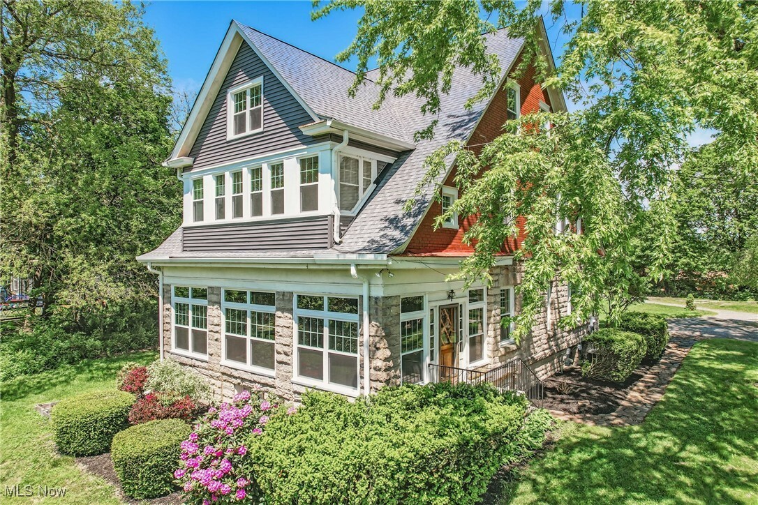 Property Photo: 899 Park Boulevard W OH 43920