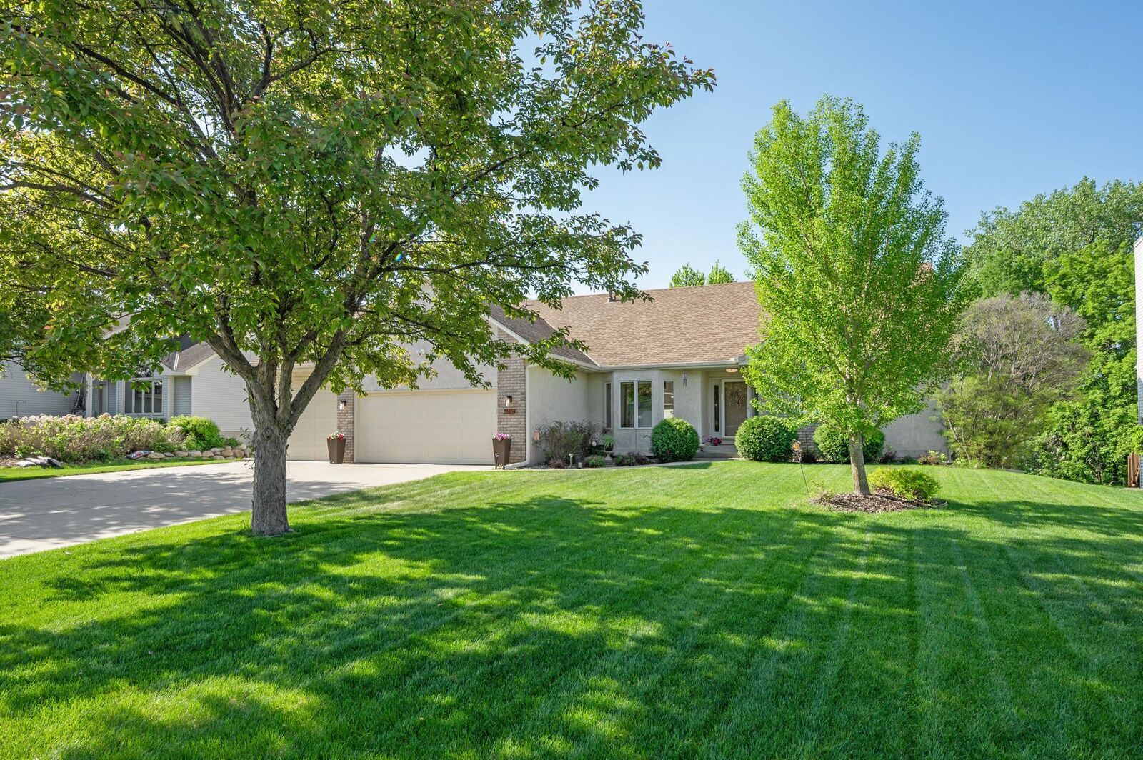 Property Photo:  1059 Bluff Pass S  MN 55318 