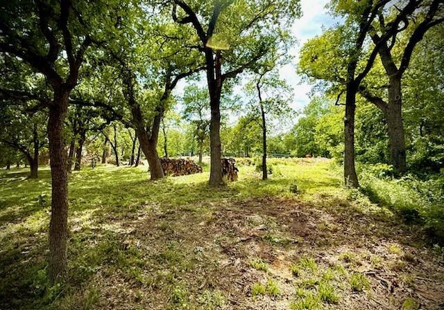 Property Photo: 224 Eagle Pointe N TX 76020