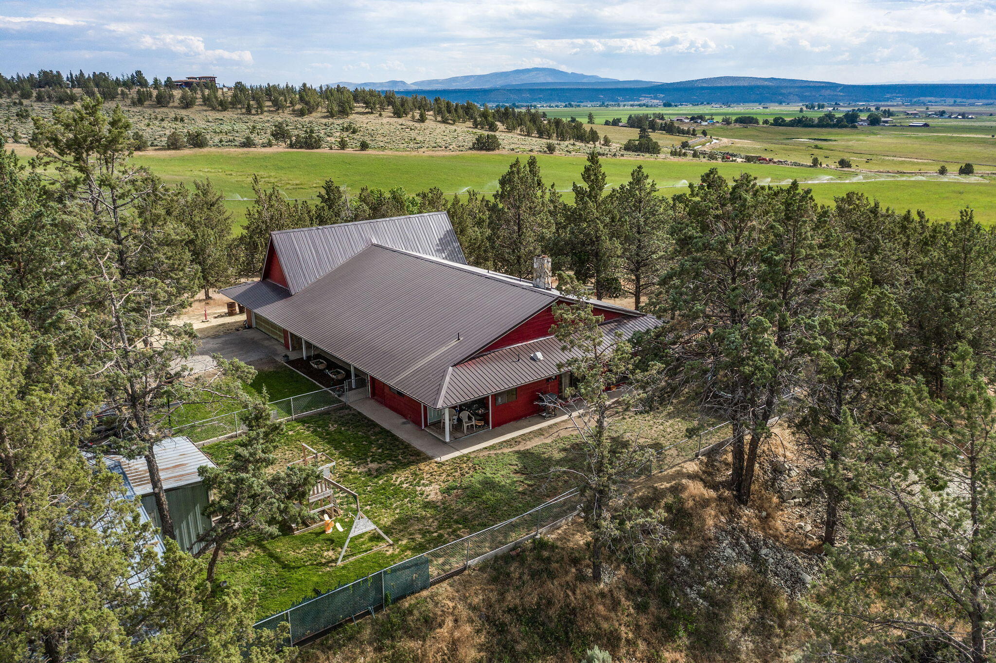 Property Photo: 8010 NW Marilyn Way OR 97754