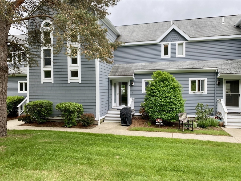 Property Photo:  4 Fairway Lane 4  MA 01504 
