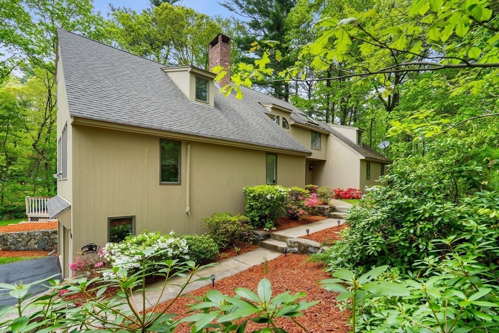 Property Photo: 285 Raleigh Tavern Lane MA 01845