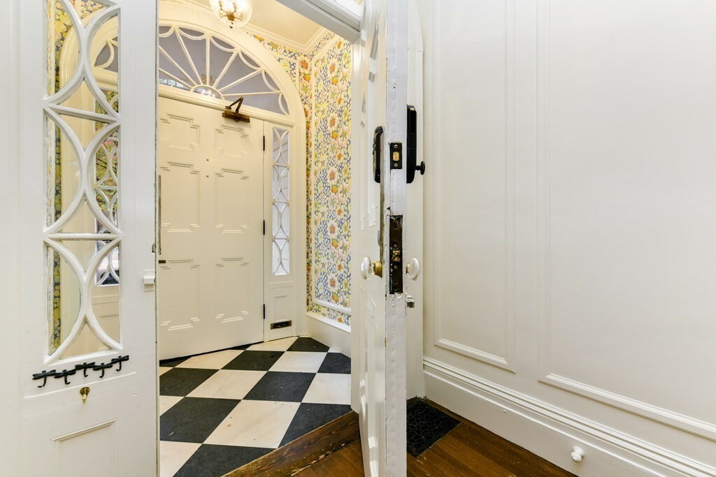 Property Photo: 48 Mount Vernon Street A MA 02108
