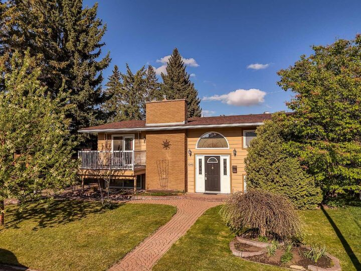 645 Willowburn Crescent SE  Calgary AB T2J 1M9 photo
