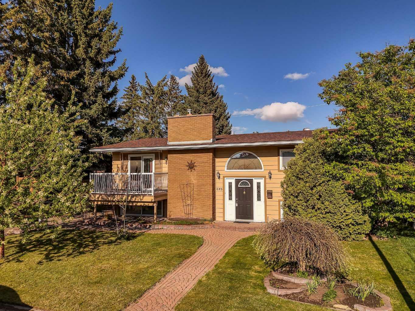 Property Photo: 645 Willowburn Crescent SE AB T2J 1M9