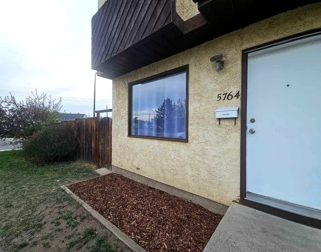 Property Photo: 5764 71 Street AB T4P 3A8