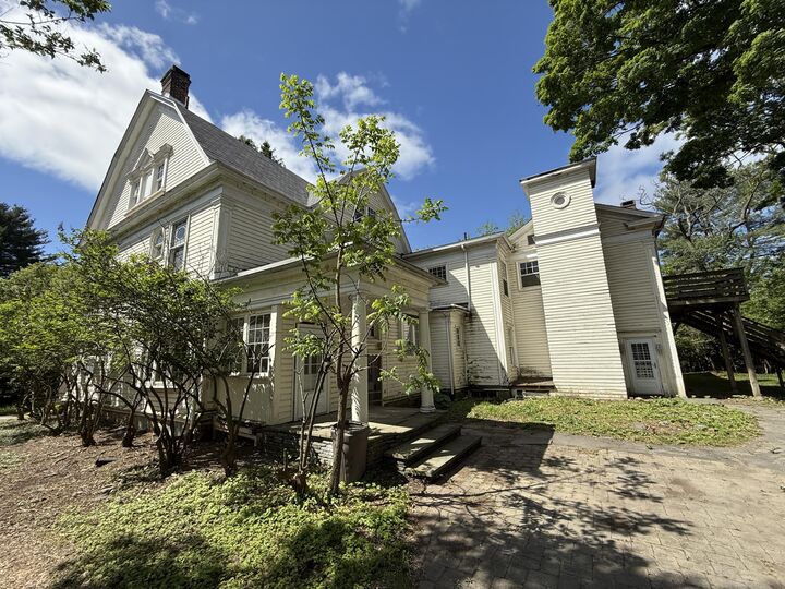 Property Photo:  712 Thomas Street  PA 18360