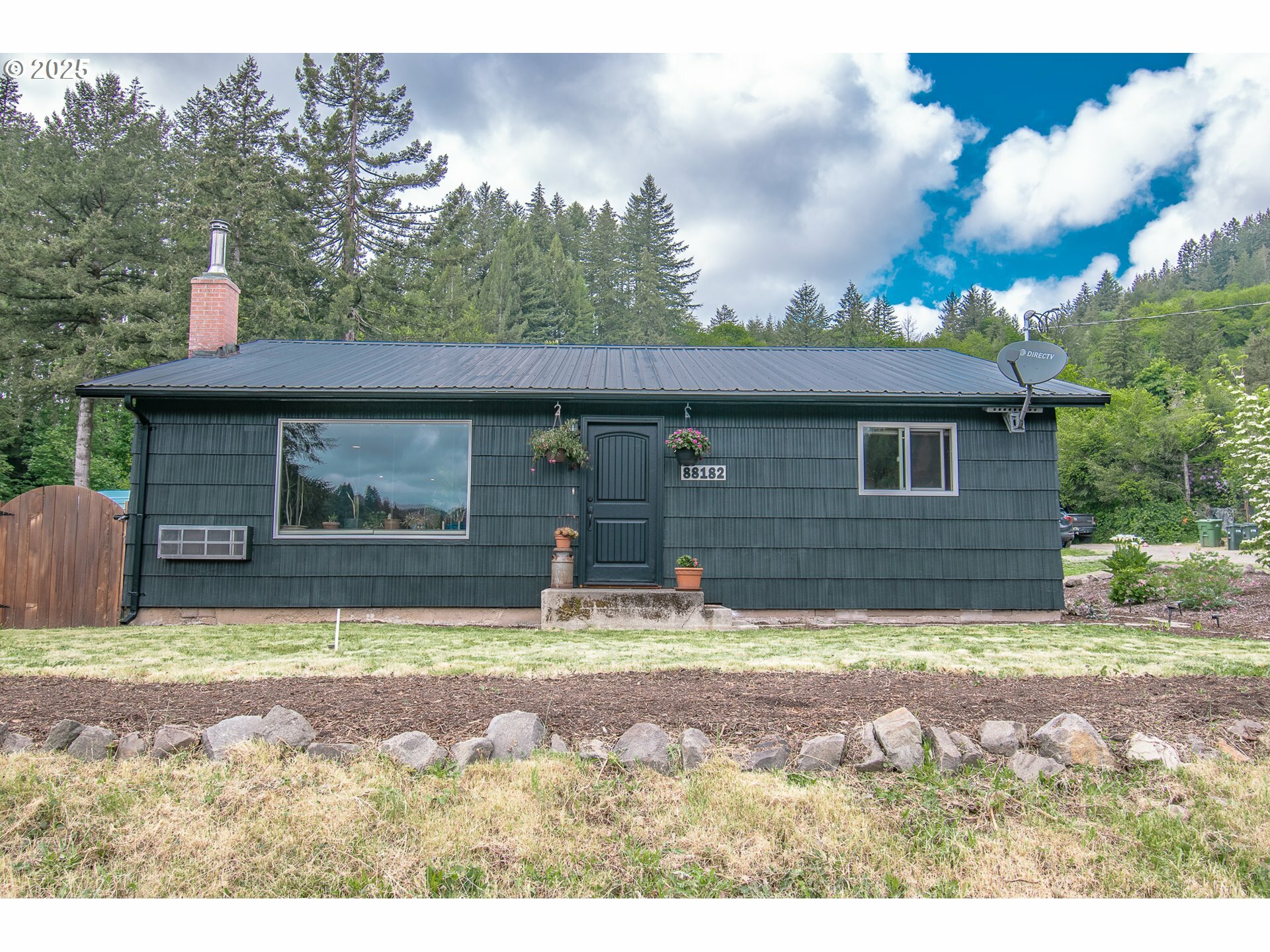 Property Photo: 88182 Chestnut St OR 97453