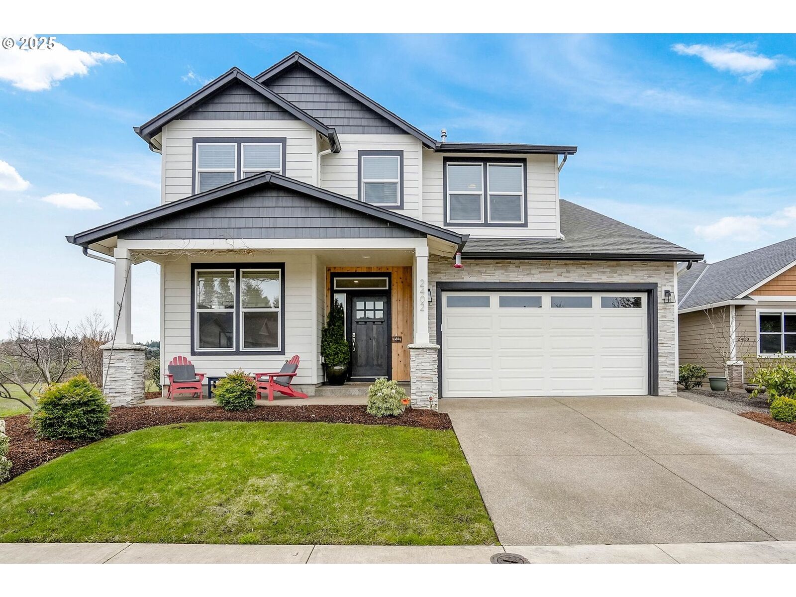 Property Photo: 2402 Maplewood Dr S OR 97306