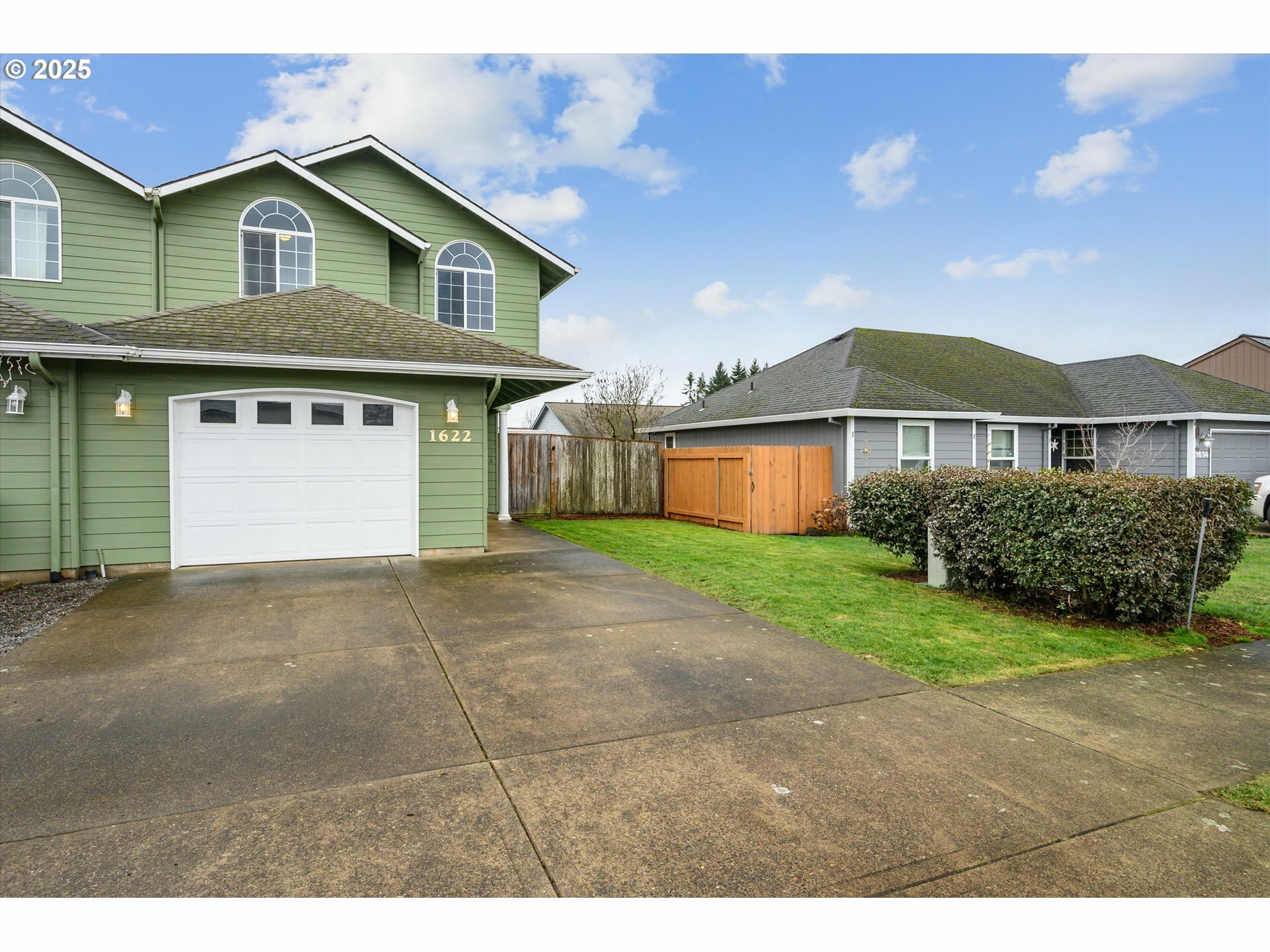 Property Photo: 1622 SW Alexandria St OR 97128