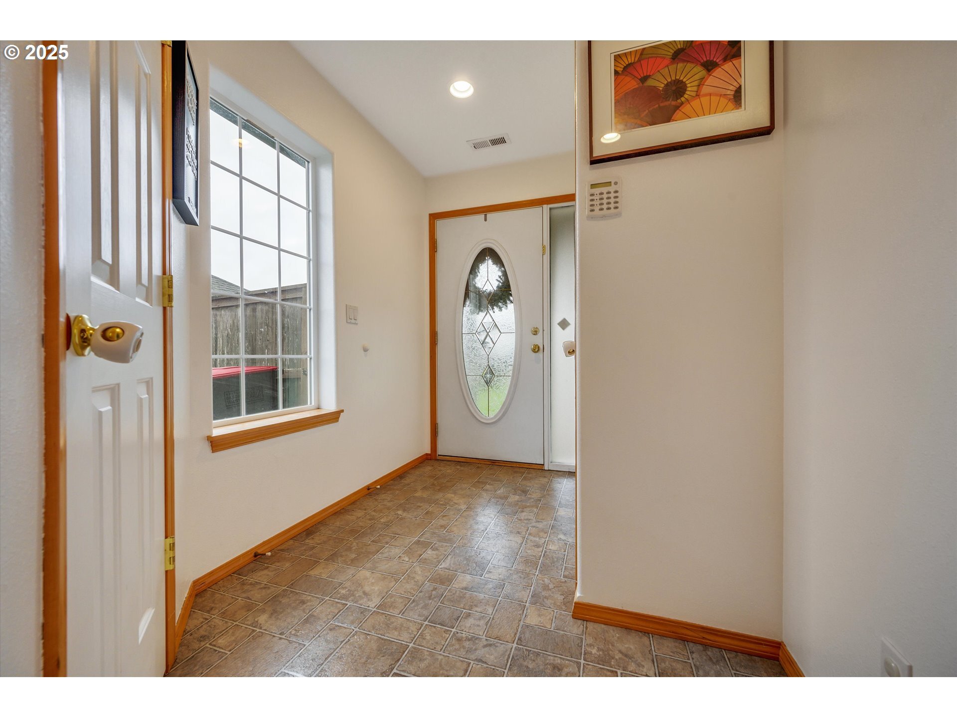 Property Photo: 1622 SW Alexandria St OR 97128