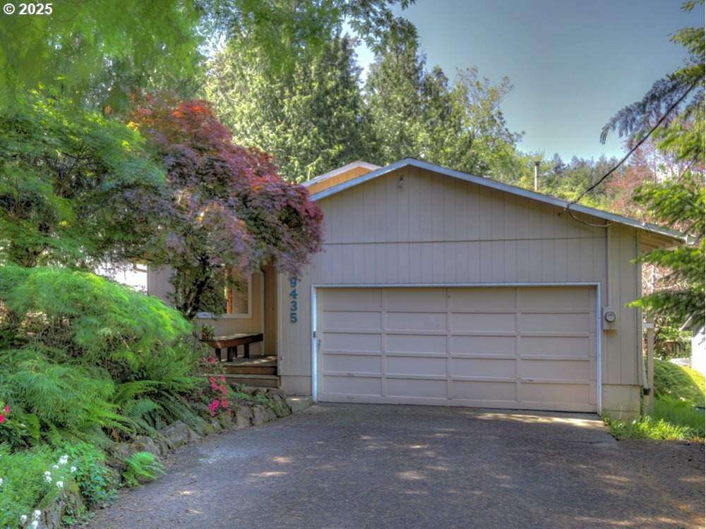 Property Photo: 9435 SW 53rd Ave OR 97219