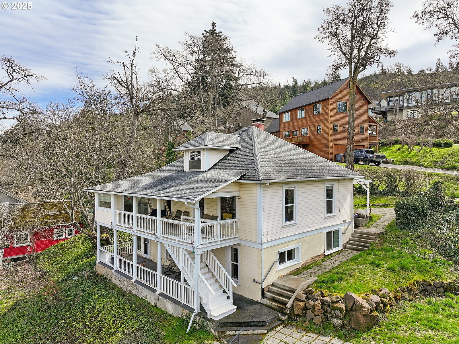 Property Photo: 1006 4th Ave OR 97040
