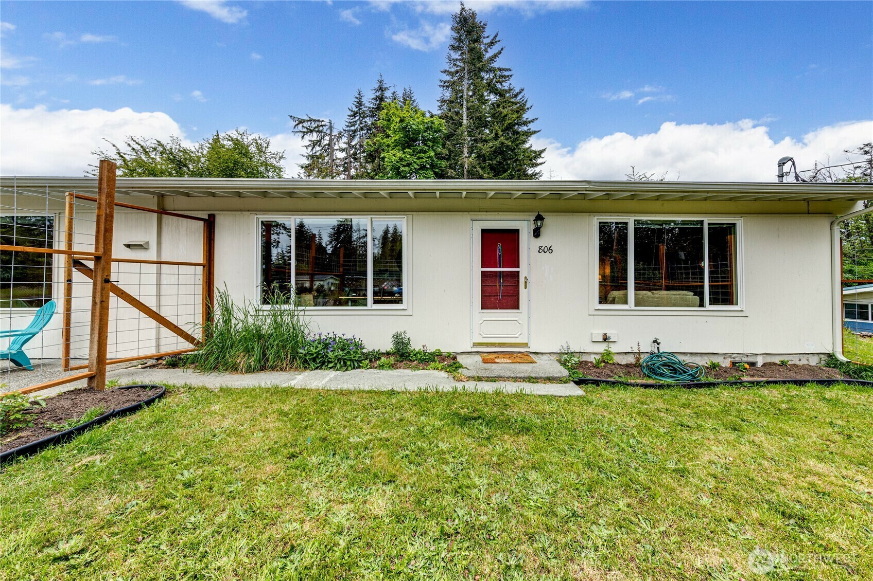806 N Larch Avenue  Port Angeles WA 98362 photo