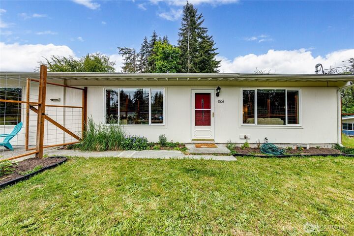 806 N Larch Avenue  Port Angeles WA 98362 photo