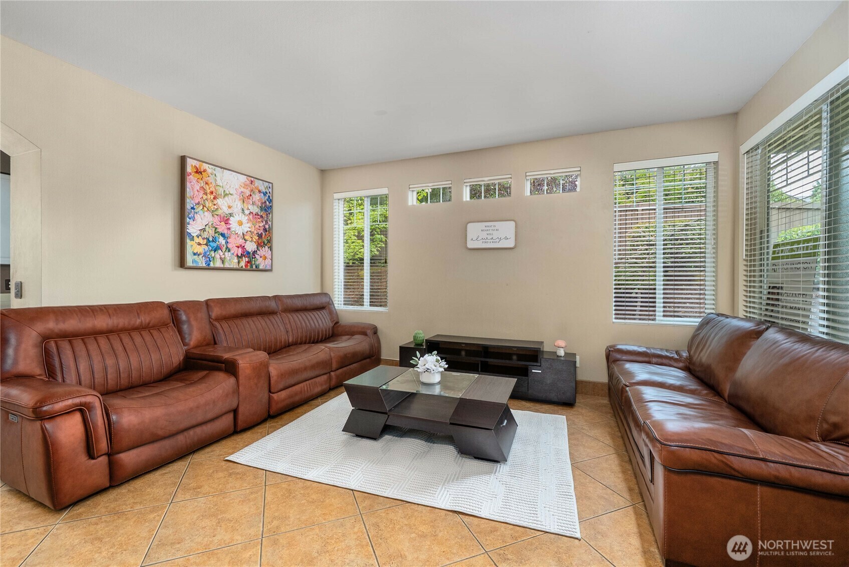 Property Photo: 15150 140th Way SE V104 WA 98058