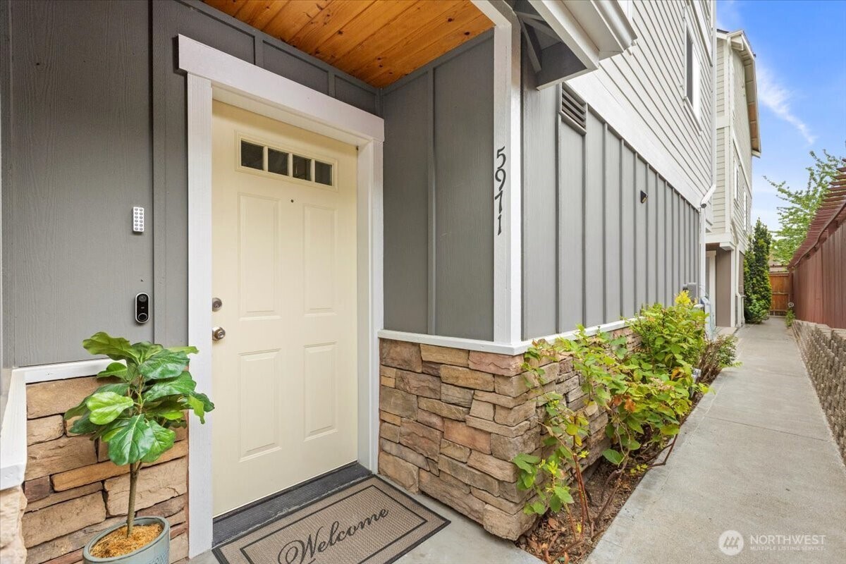 5971  Rainier Avenue S A  Seattle WA 98118 photo