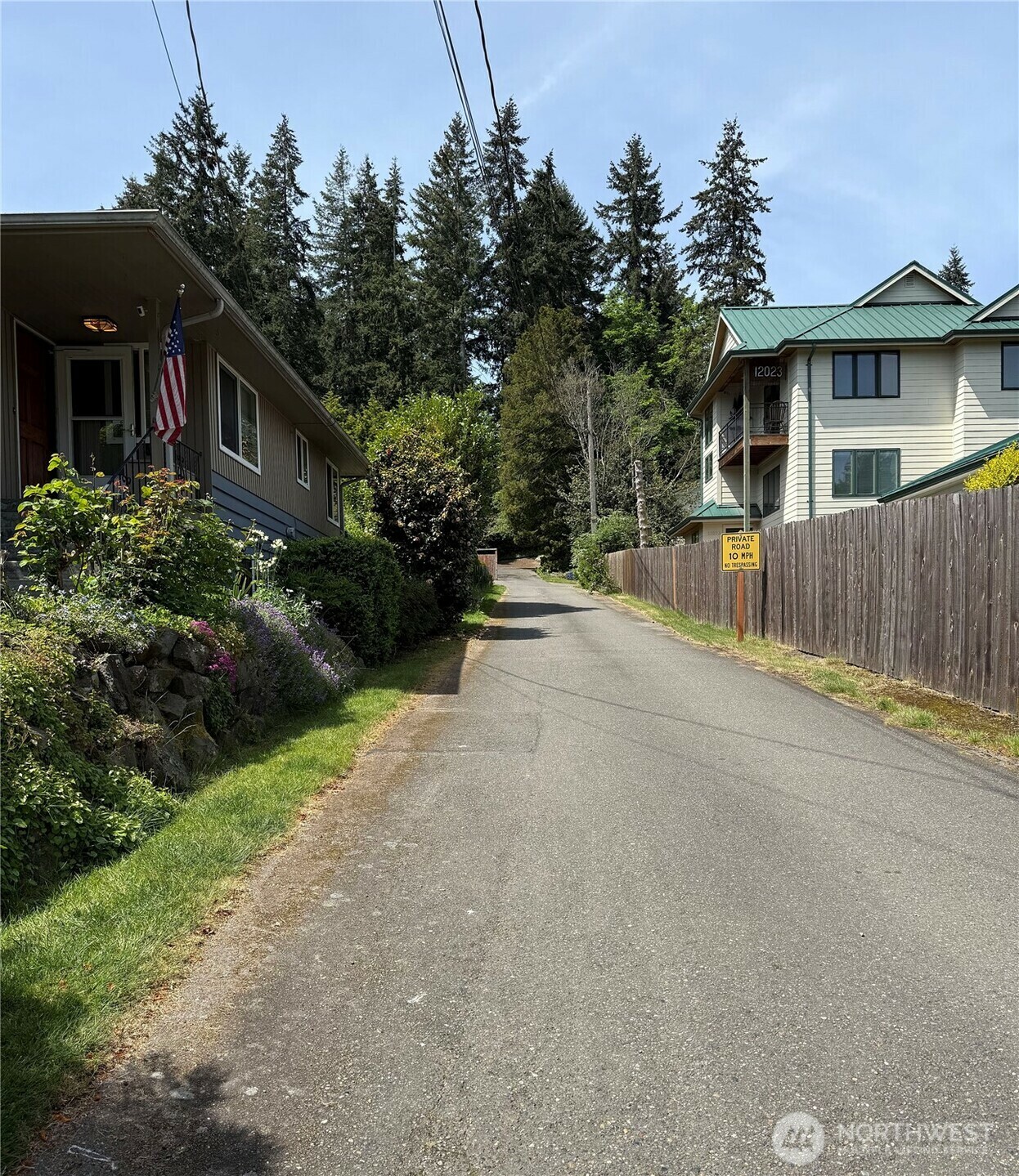 Property Photo: 12019 B 25th Avenue NE WA 98125