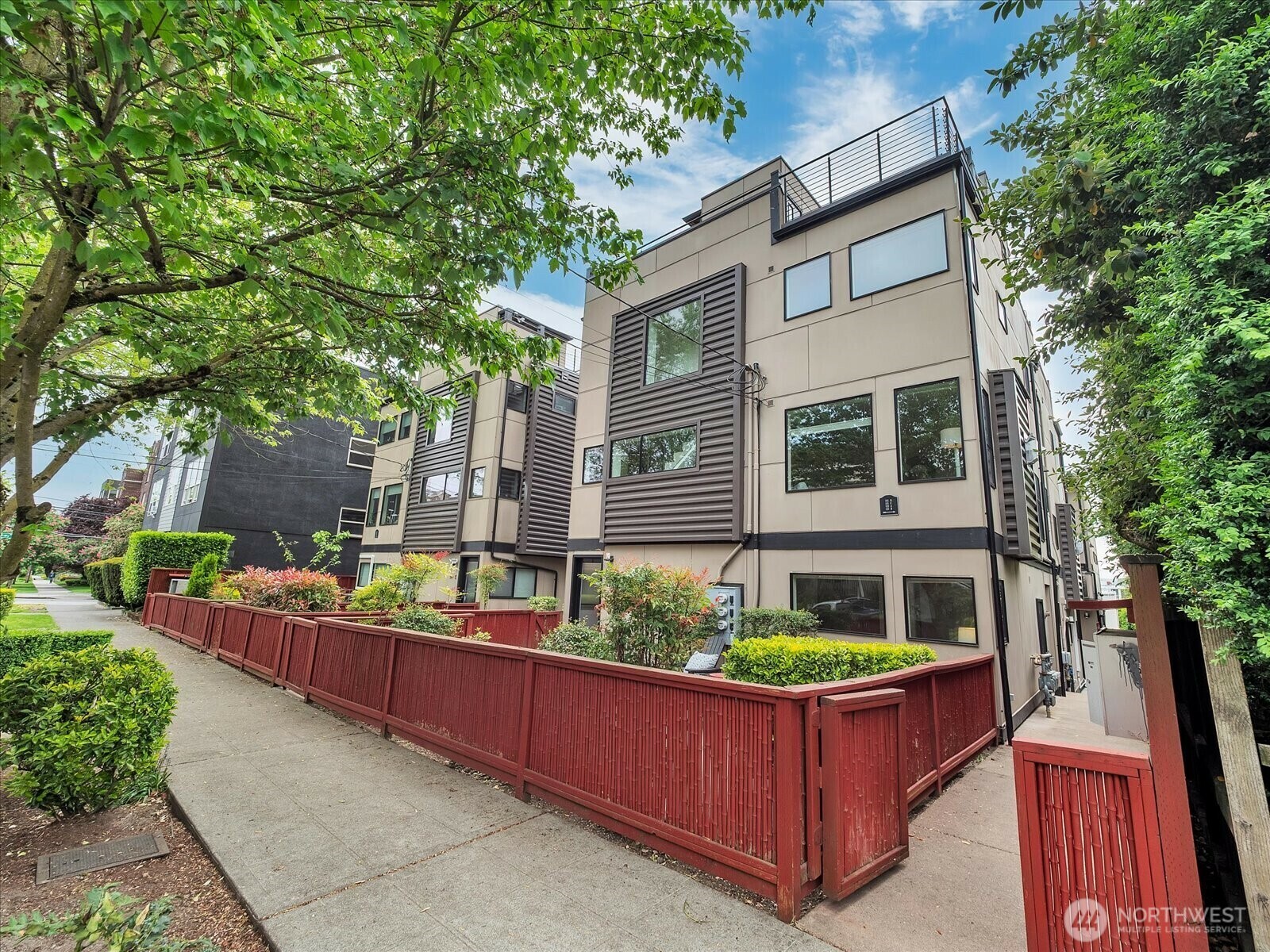 Property Photo:  111  13th Avenue E A  WA 98102 
