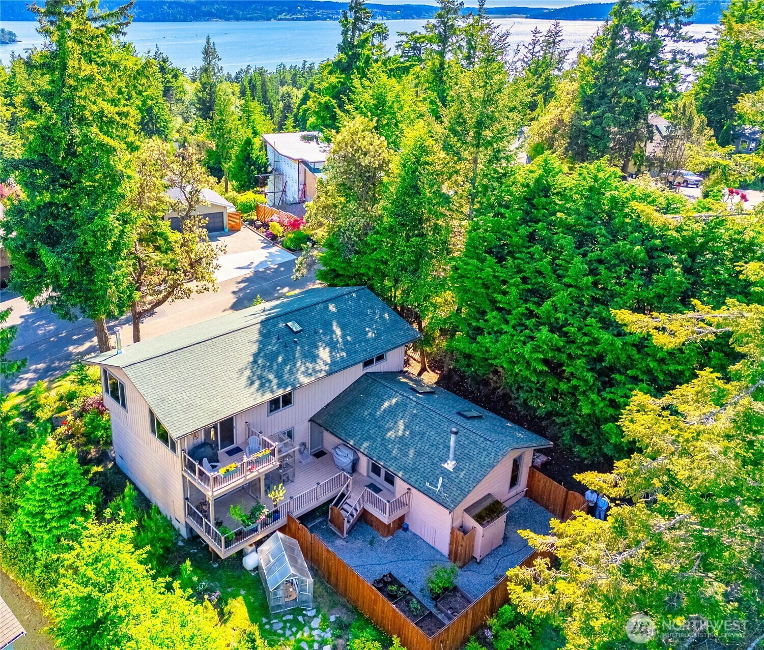Property Photo: 671 Muckleshoot Circle WA 98257