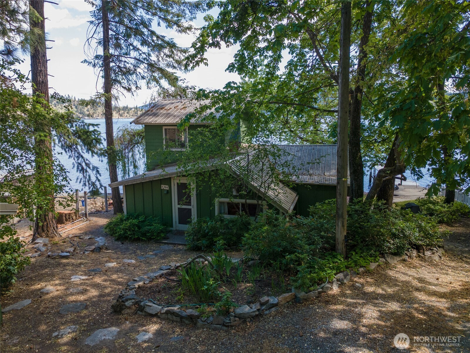 Property Photo: 11194 S Lakeshore Road WA 98816