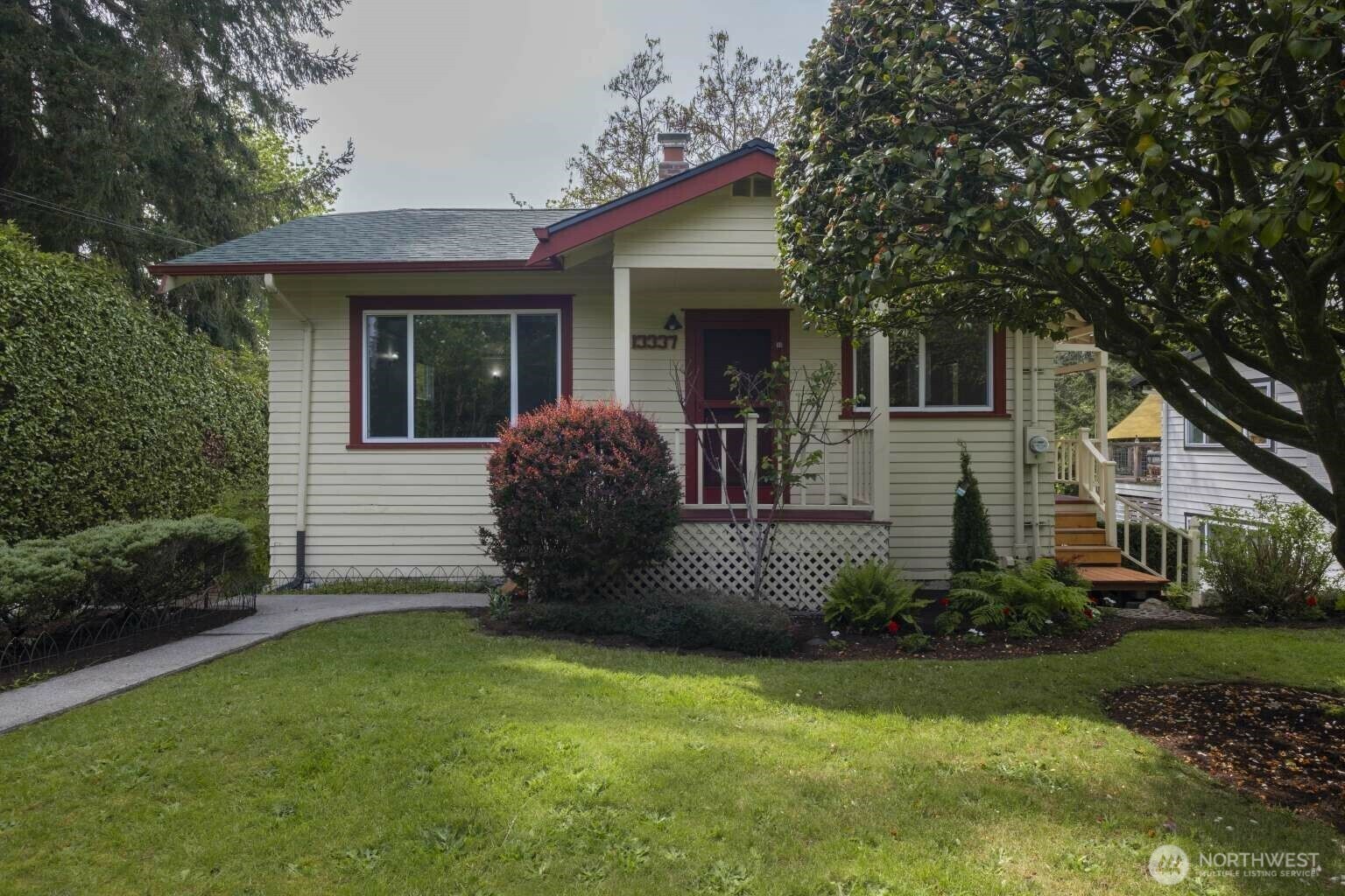 13337  30th Avenue NE  Seattle WA 98125 photo