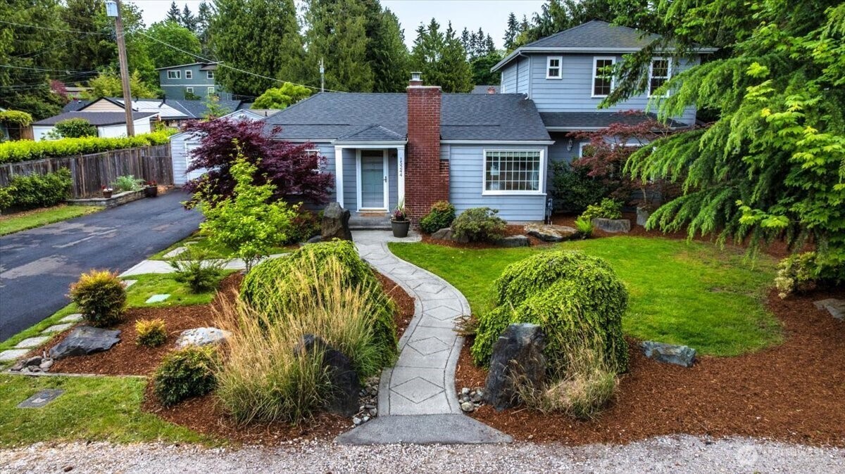 Property Photo:  15244  12th Avenue NE  WA 98155 