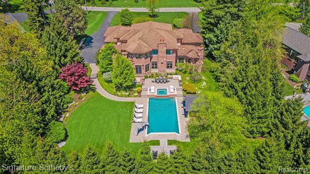 Property Photo: 597 Yarboro Drive MI 48304