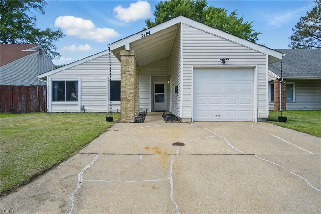 Property Photo: 3424 Daisy Cres VA 23453