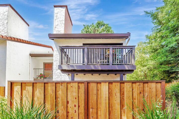 Property Photo: 775 Williamsburg Way Apt B CA 95020