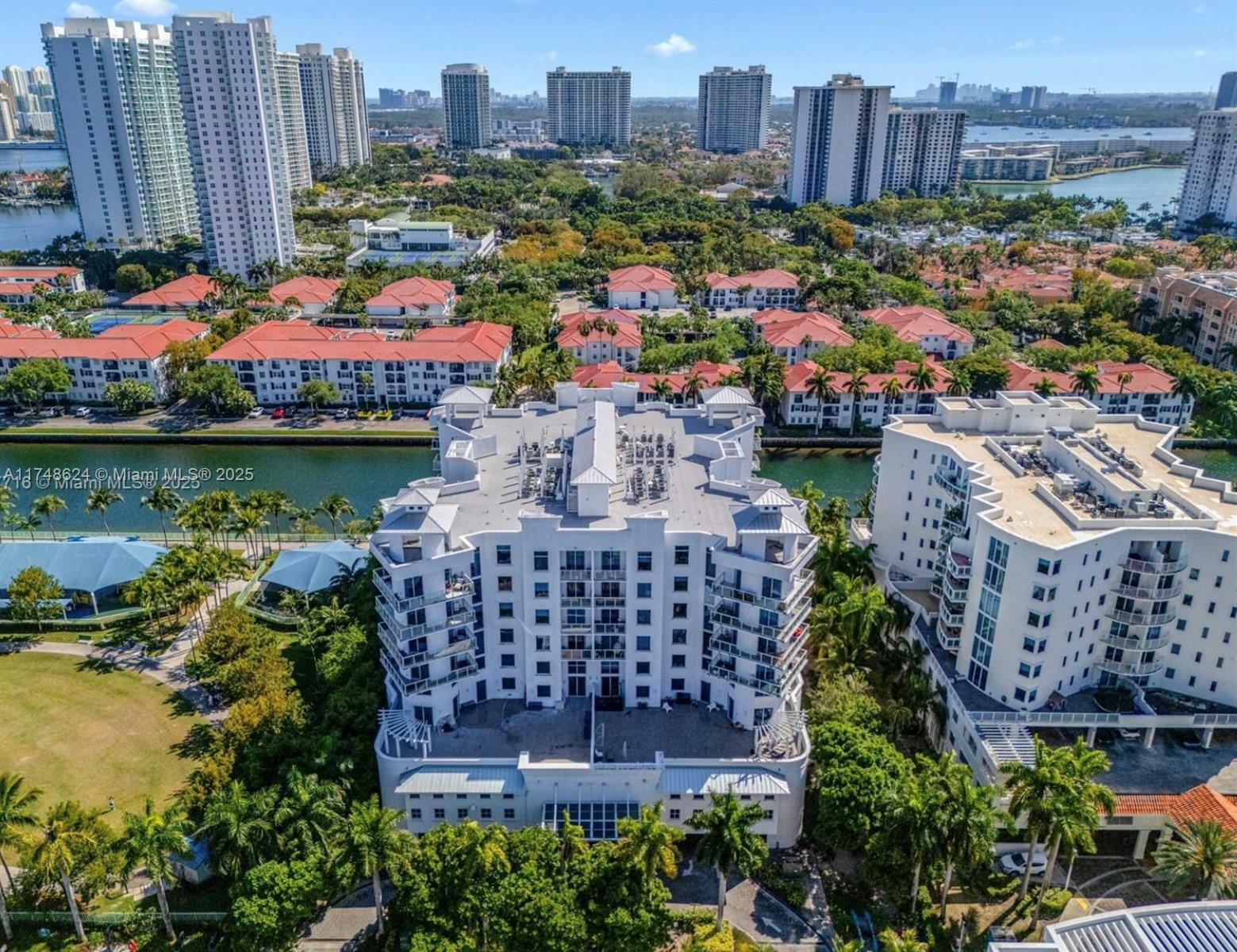 Property Photo: 3030 NE 188th St 602 FL 33180